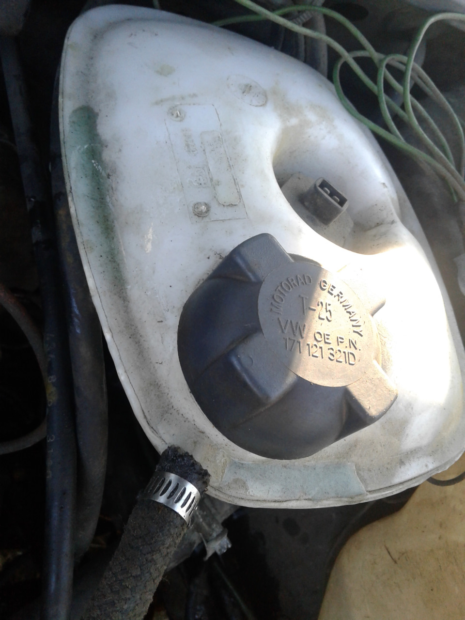 вот куда тосол то девался — Volkswagen Golf Mk2, 1,8 л, 1986 года ...