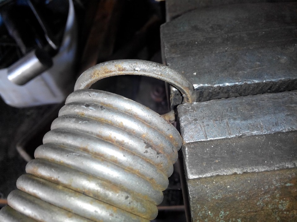 как загнуть пружину