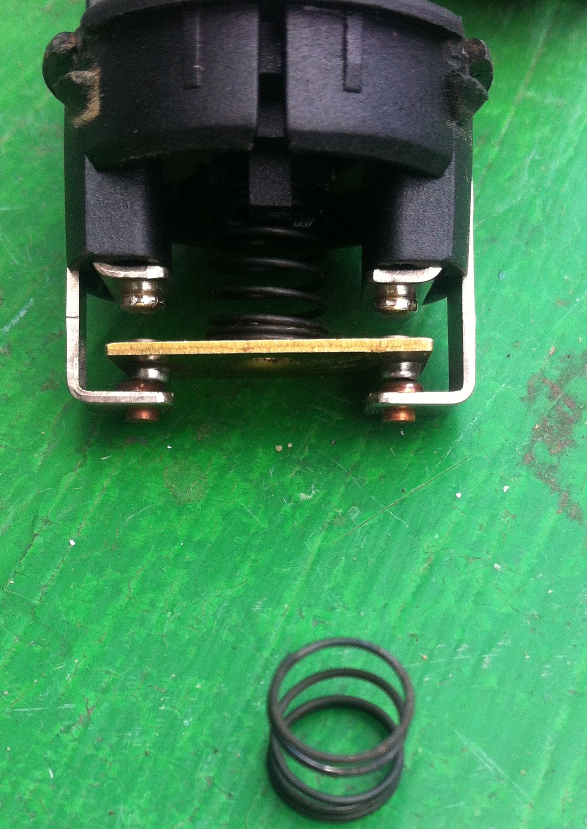 постоянно горит чек, прошу помощи знающего. — Lada Приора хэтчбек, 1,6 ...