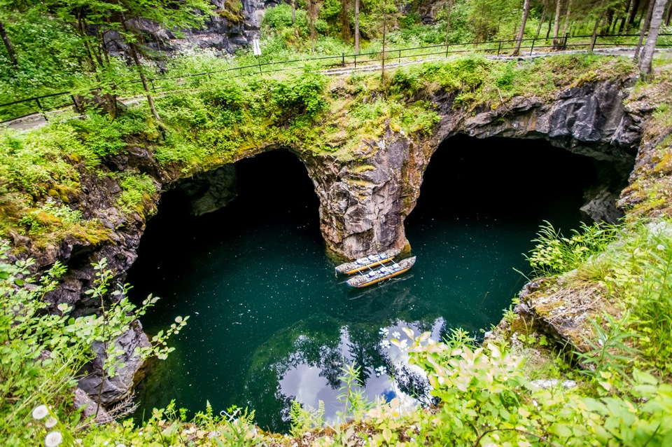 Рускеала фото пещеры