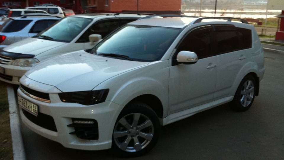 Mitsubishi Outlander XL 2010