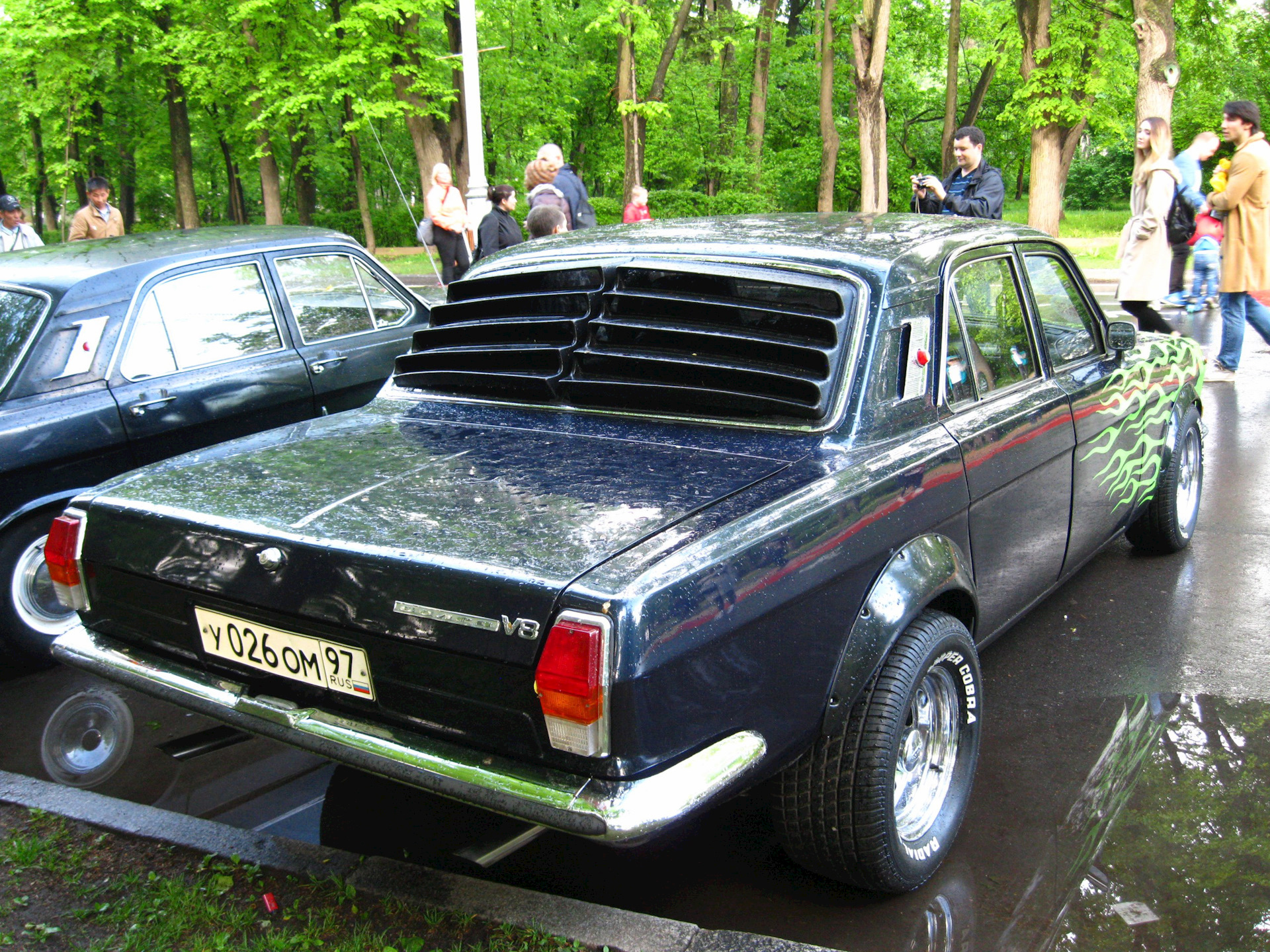 Газ 8 10. ГАЗ 24 v8. ГАЗ 2410 v8. ГАЗ 24 Interceptor. ГАЗ 24 v8 Gun Metal.