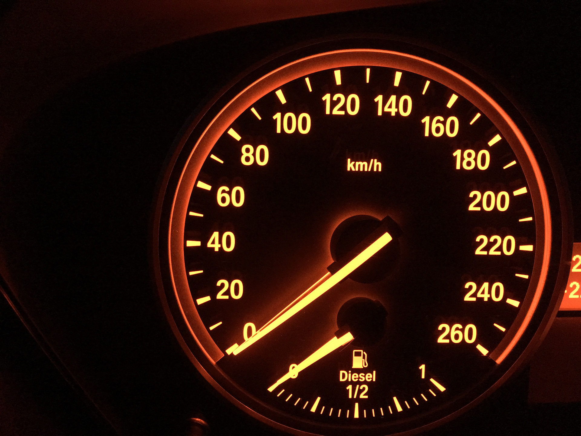 Bmw e70 панель приборов led. Подсветка приборов бмв е34. Бмв х1 спидометр. Бмв подсветка приборов. Бмв подсветка приборов.