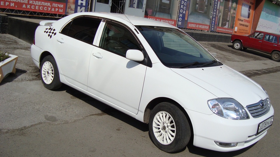 Продажа королла алтайский край. Toyota Corolla 2003 белая. Toyota Corolla 2003. Тойота Королла 2003 белая. Тойота Королла 2003 года.
