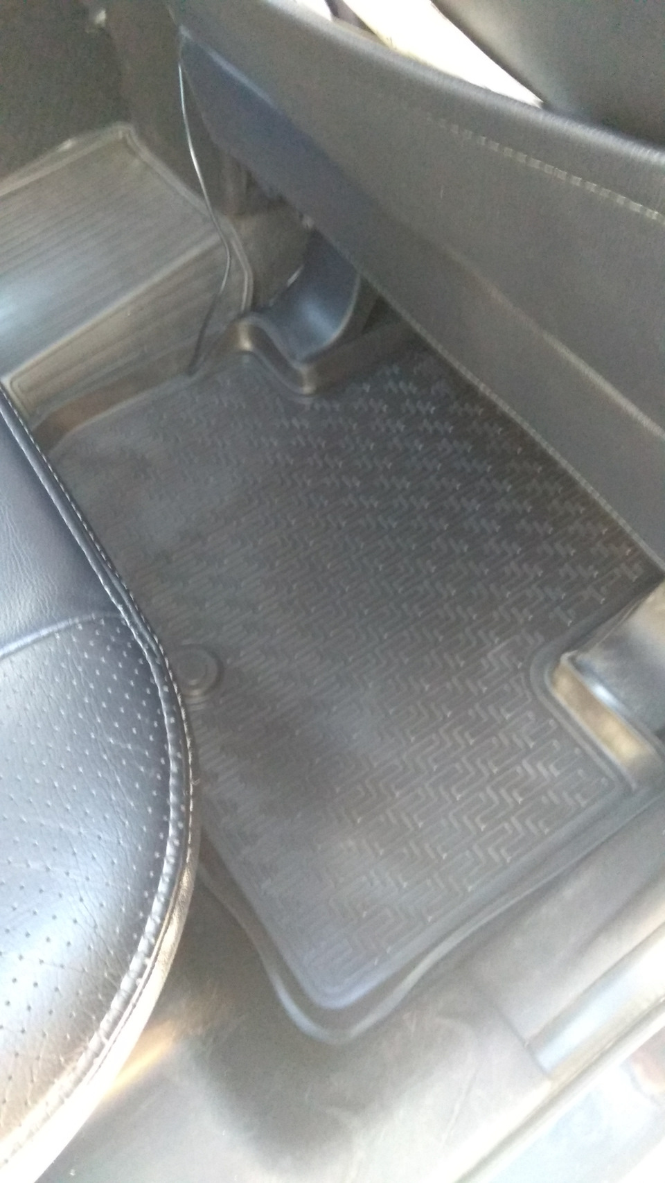 Полиуретановые зимние коврики — Mitsubishi Outlander XL, 2,4 л, 2008 ...