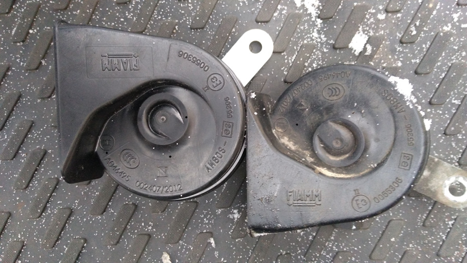 Слева — новый 96989232, справа — б/у 96647572 — Chevrolet Lacetti SW. Запчасти на фото: 96989232, 96647572