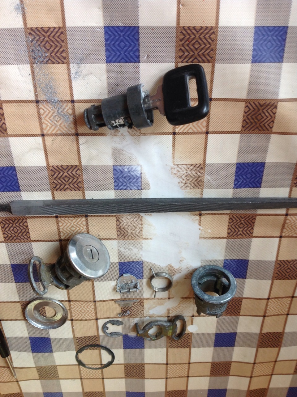 Ремонт личинок замков. — Volvo 760, 4 л, 1987 года | своими руками | DRIVE2