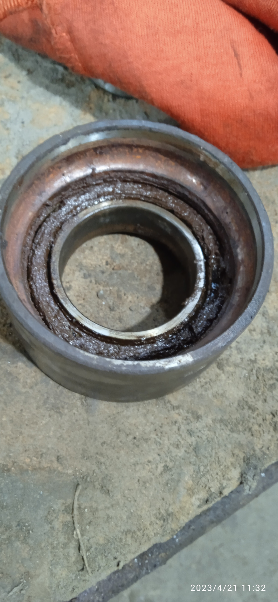 замена ступичного подшипника киа рио 2. — KIA Rio (2G), 1,4 л, 2011 ...