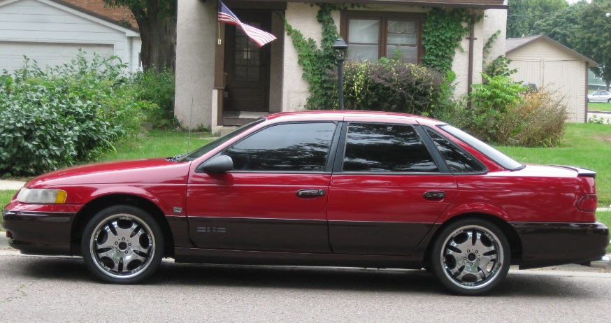 Ford Taurus Lowrider