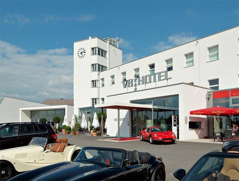 V8 hotel motorworld region stuttgart презентация - 88 фото