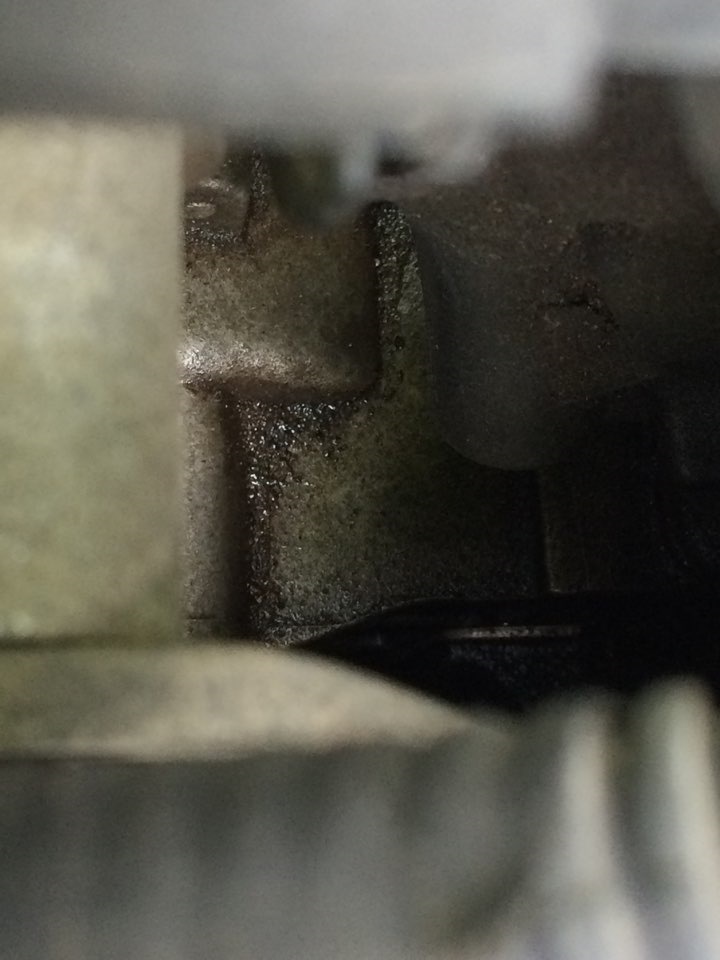 Подскажите откуда в этом месте может течь антифриз?! — Opel Astra J, 1 ...