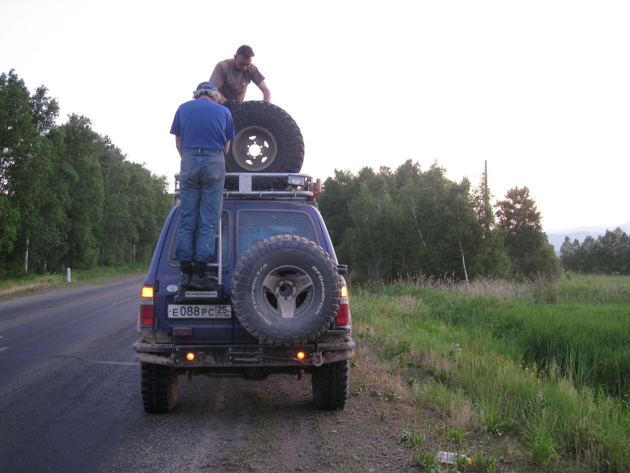  4 Toyota Land Cruiser 37 1979 