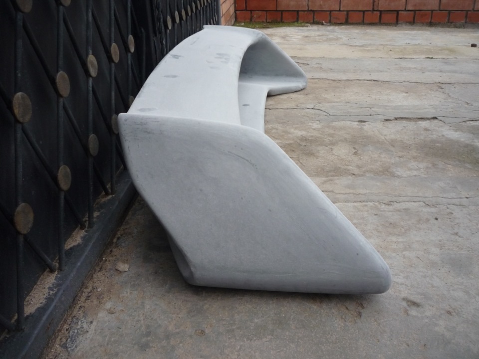 спойлер из стекловолокна. пластиковые спойлера. покраска спойлера автомобиля. пластиковые спойлера. спойлер субару импреза на ваз 2110.