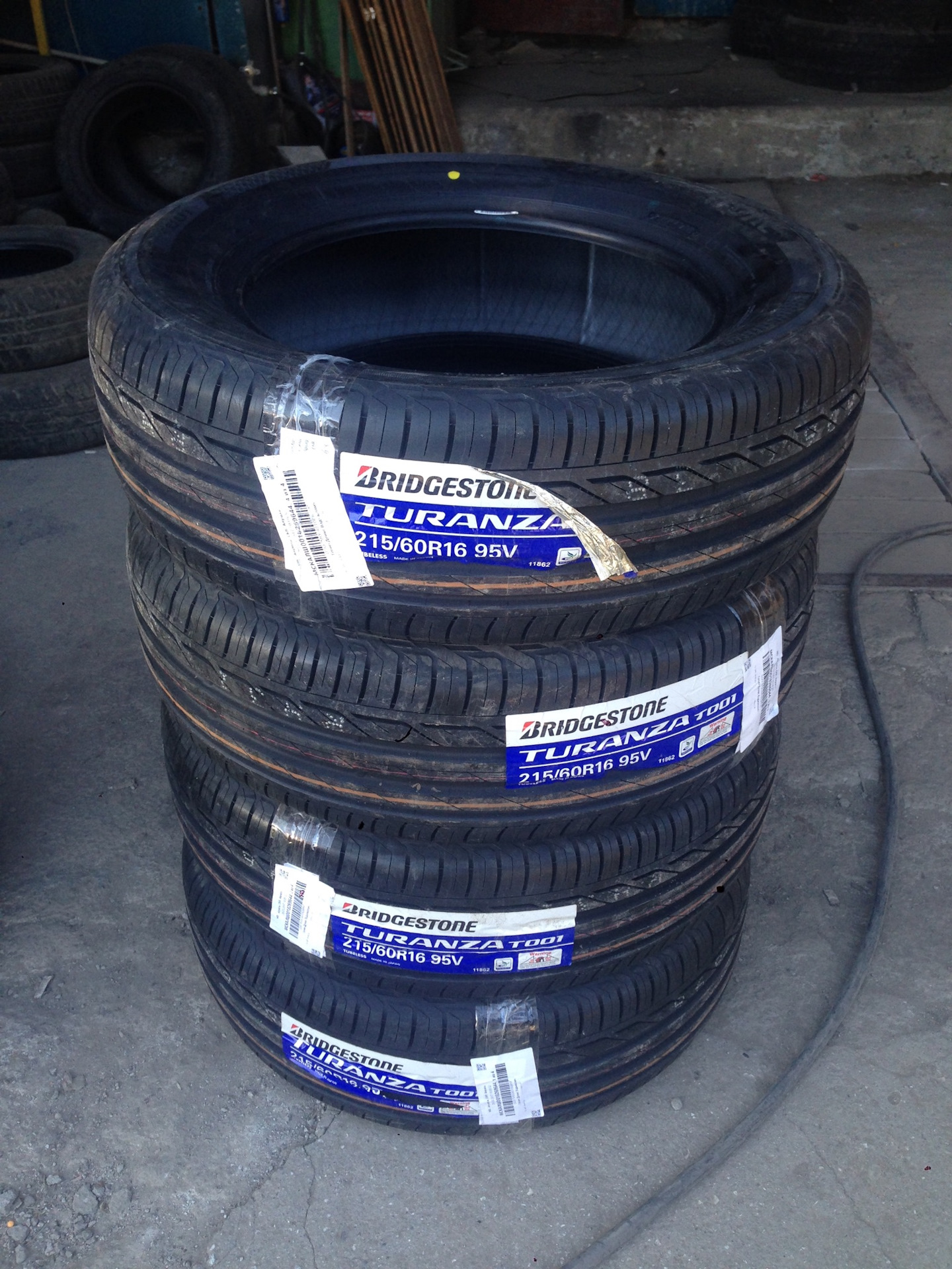 Bridgestone Turanza T001 215/60 R16 95V — Toyota Camry (XV40), 2,4