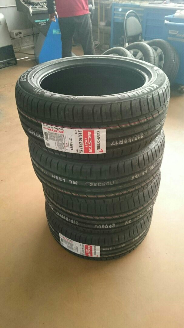 Kumho Ecsta Hs51 215 55 R17 Купить