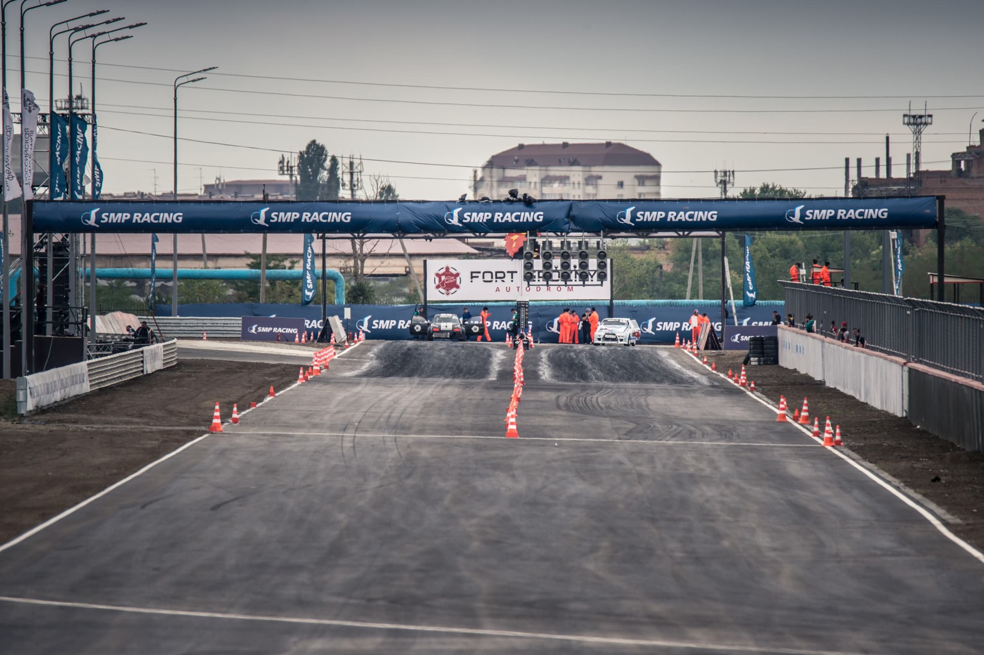 Автодром киселевск. Крепость Грозная автодром. Открытая автодром. Гостиница автодром крепость Грозная. Dragtimes Киевка.