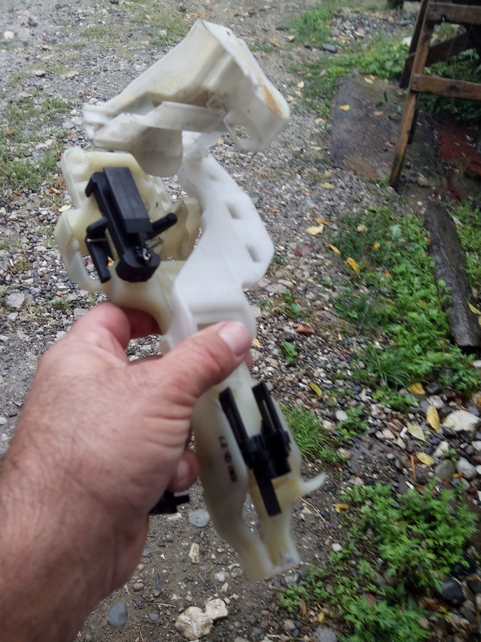 замок отдельно переходной пластик отдельно — KIA Sorento (2G)