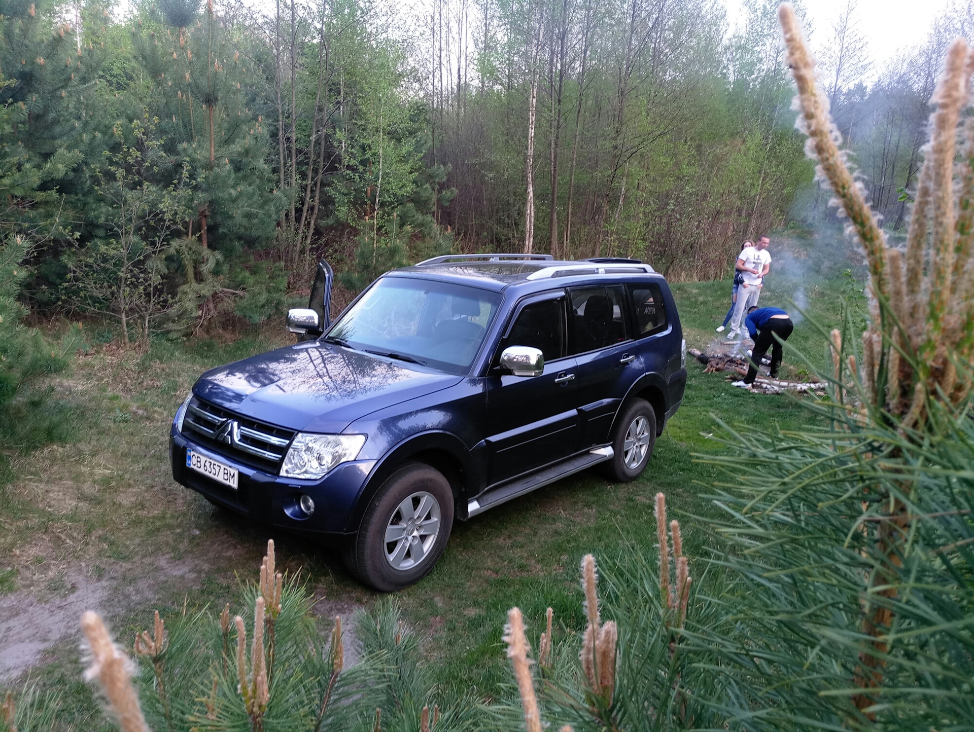 Митсубиси Паджеро спорт на природе