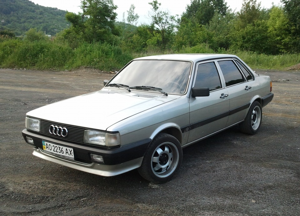 Б 2 в 37. Ауди 80 б2. Ауди 80 б2 переходная. Audi b2. Ауди 80 б2 1983.