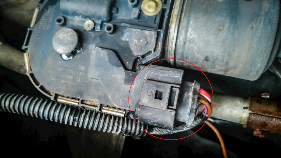 Фишка от двигателя — Skoda Superb Combi (Mk2)