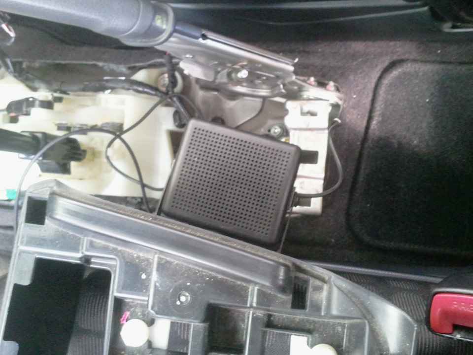 подлокотник часть 2 — Toyota iQ, 1 л, 2009 года | тюнинг | DRIVE2