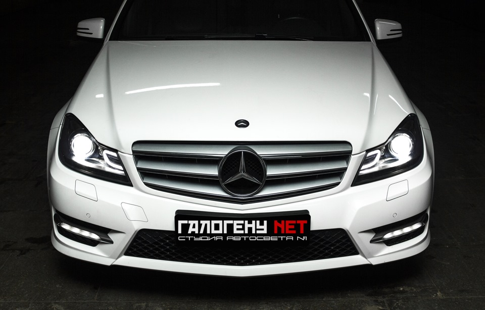 Как снять фары мерседес w204 Mercedes Benz C-Klasse W204 - замена стекла - ГАЛОГЕНУ NET на DRIVE2