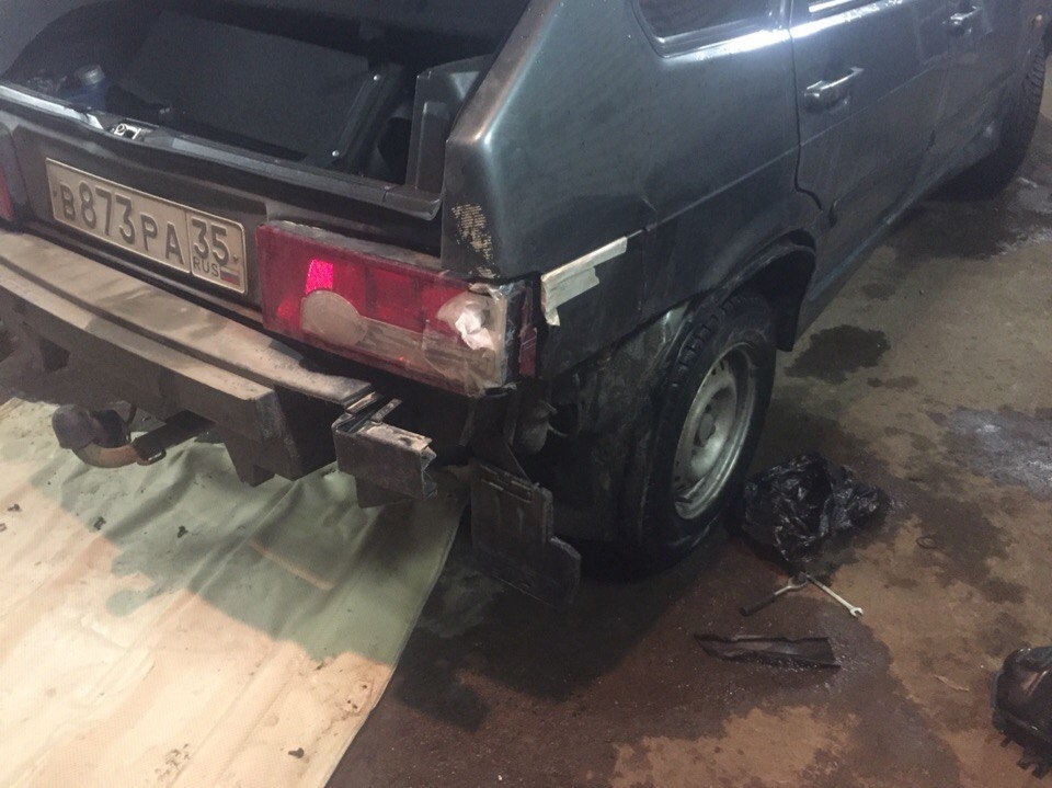 задний бампер в цвет +лючек — Lada 2114, 1,6 л, 2009 года | ДТП | DRIVE2