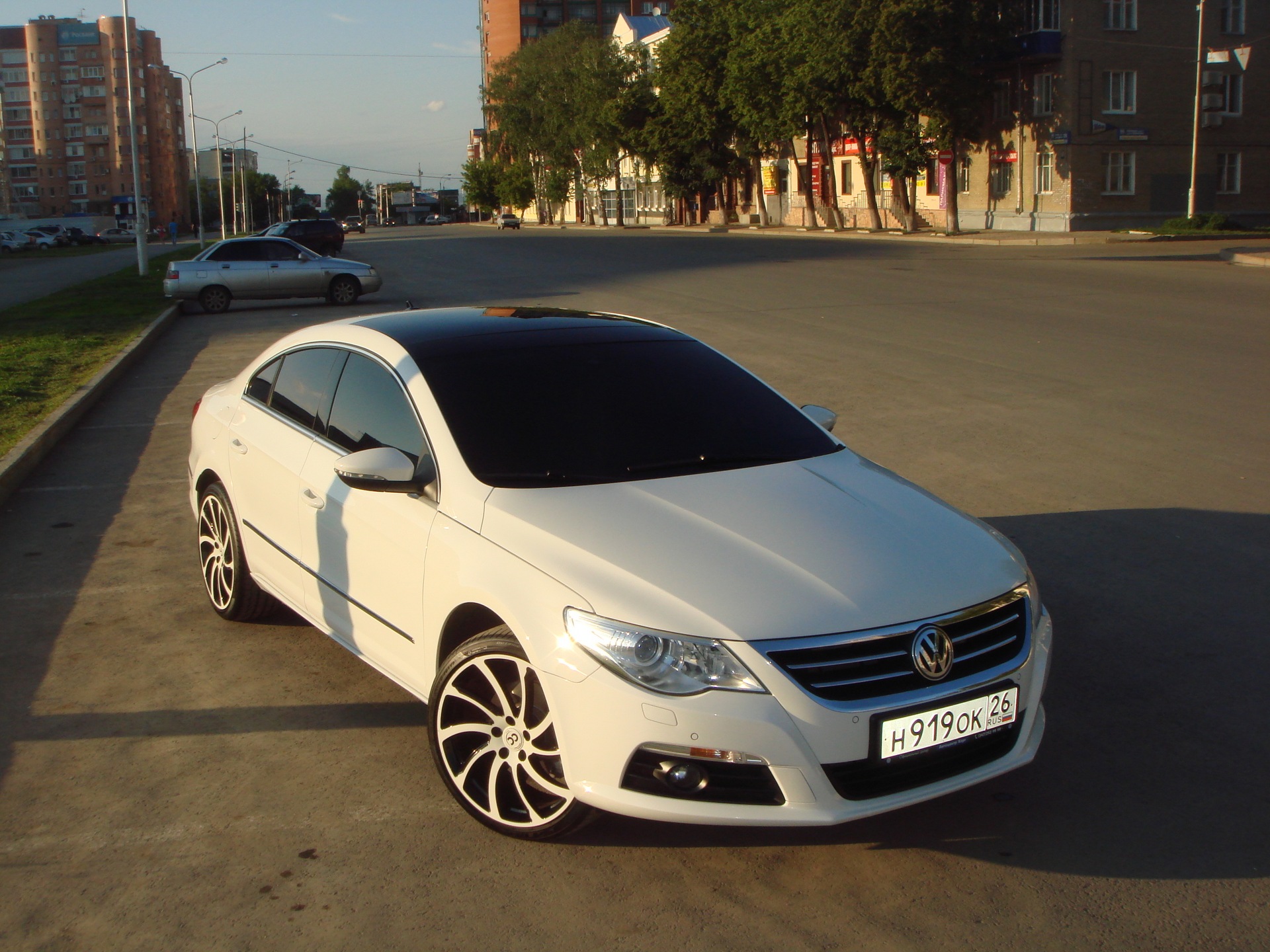 Volkswagen Passat cc 2012 stance