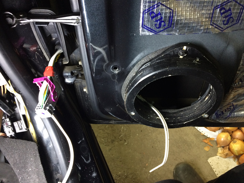 Протяжка акустических проводов в дверь — DRIVE2