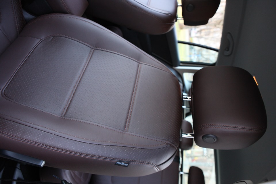 кожаный чехол для повербанка. кожаный чехол поверх камеры мяча. чехол для телефона из кожи. самодельный чехол из кожи для телефона. шоколадный салон тигуан.