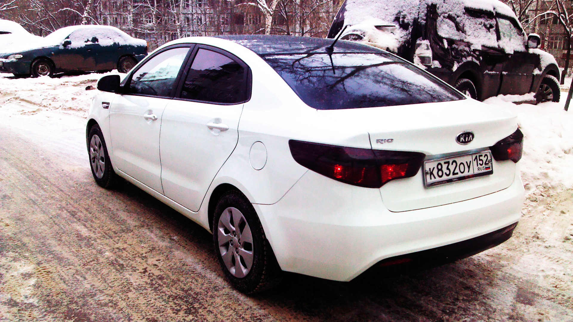 Тонировка, номерные рамки - KIA Rio (3G), 1,6 л, 2017 года просто так DRIVE2