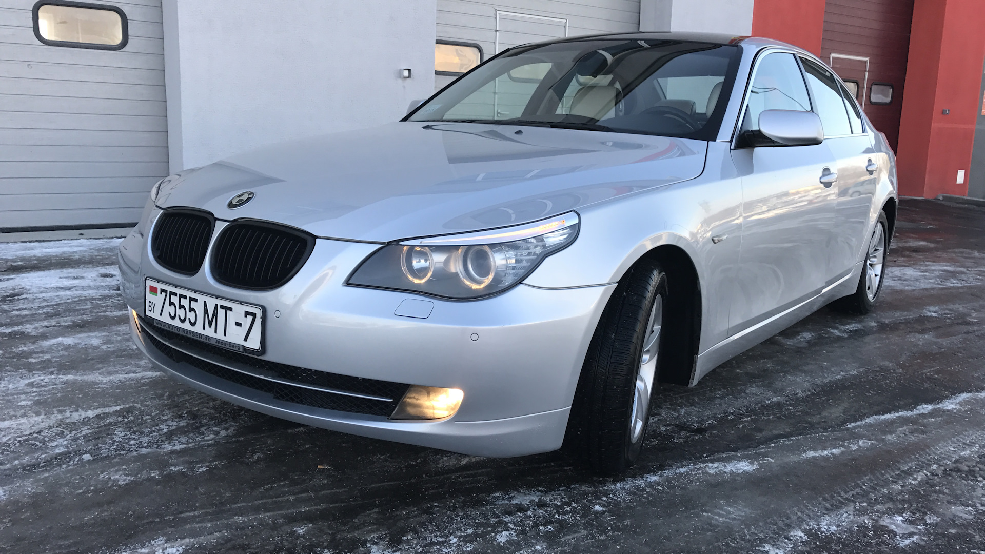 BMW 5 series (E60) 3.0 бензиновый 2007 | Дерзкая скромница на DRIVE2