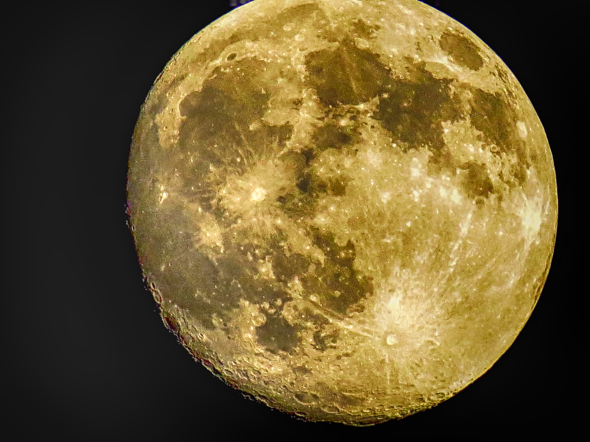 Желтая луна фото