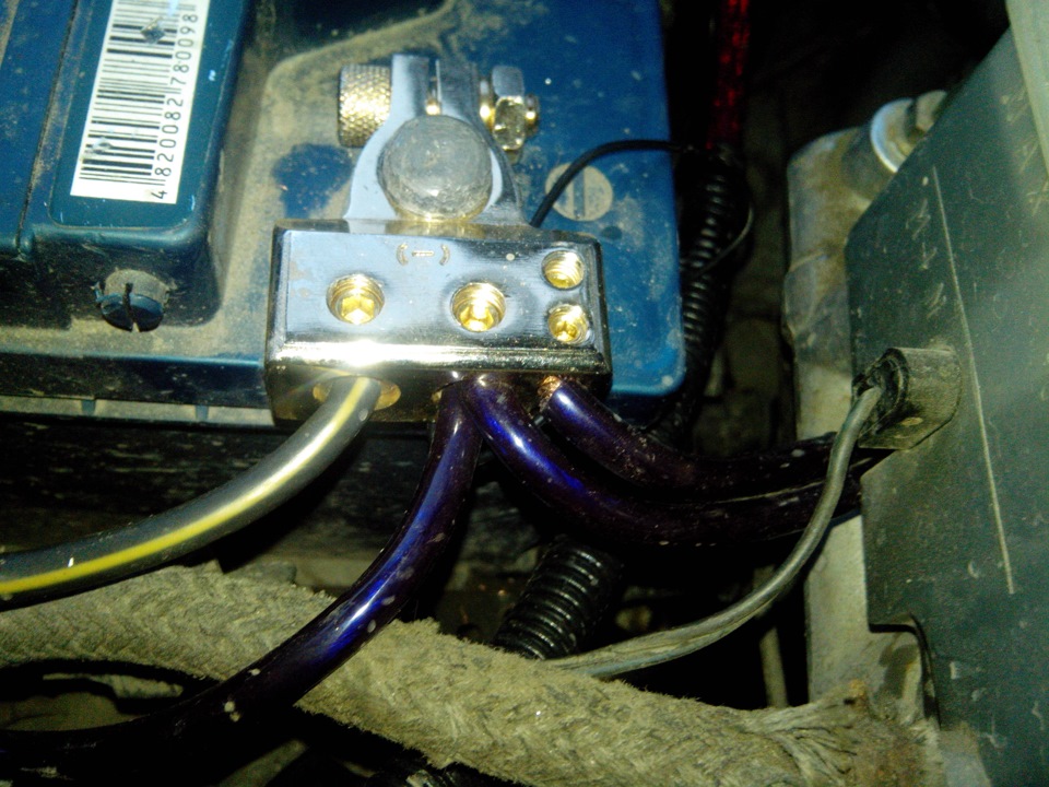 Клеммы АКБ+Блок плавких предов — Mazda 323 IV, 1,7 л, 1992 года ...