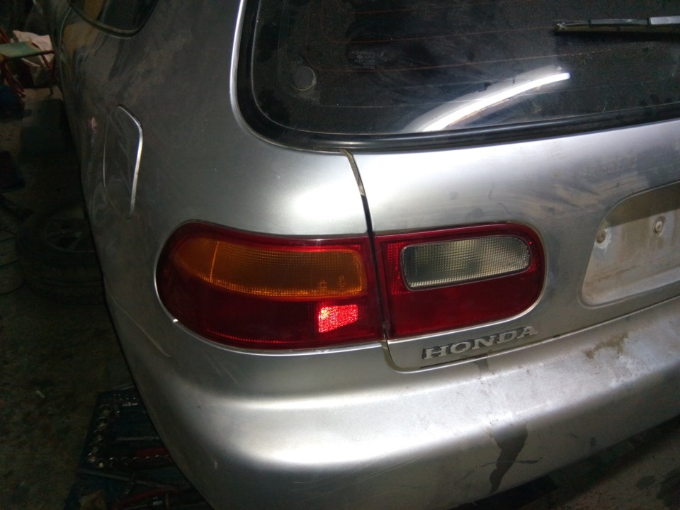 4. Устранение колхоза. ч.1 Задний свет — Honda Civic Hatchback (5G), 1 ...