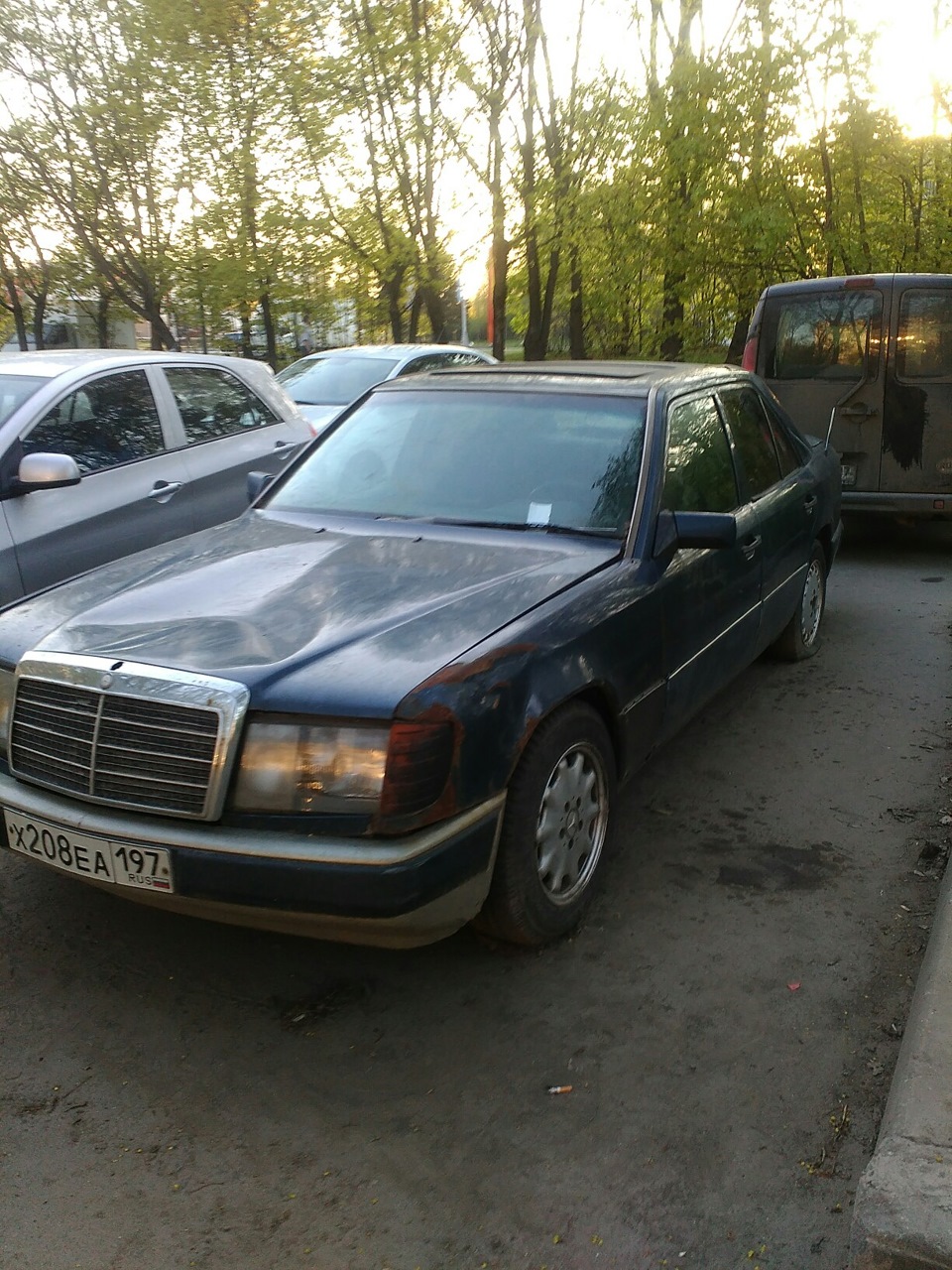 В городе много забытых мерседесов.жалко. — DRIVE2
