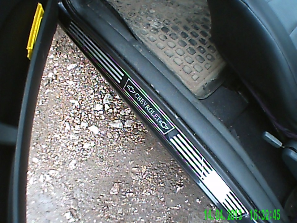 Накладки на пороги установлены! — Daewoo Nexia (N150), 1,5 л, 2011 года ...
