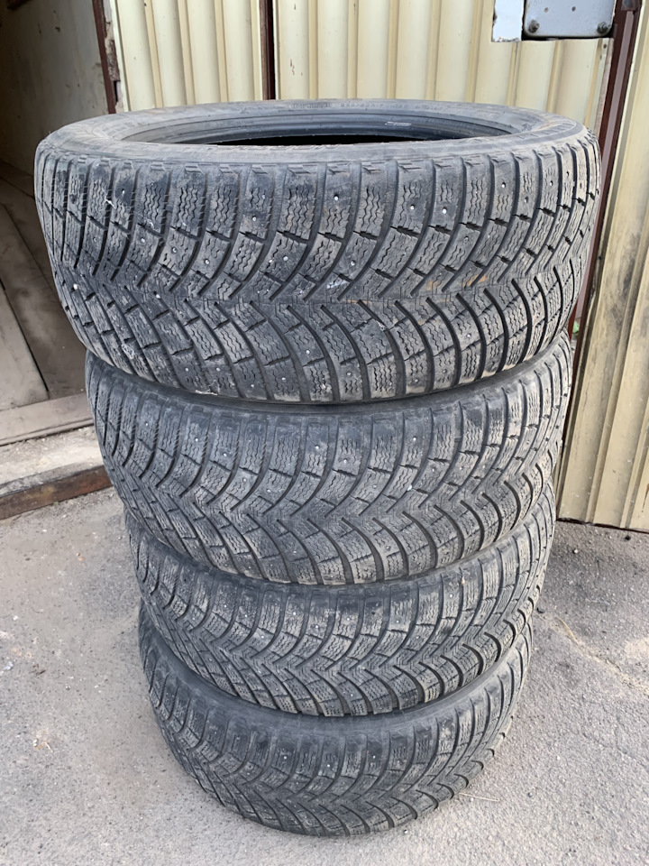 Шины зимние шипованные Michelin 235/55 R17. Б/у | 6 000 ₽ в городе Орёл ...