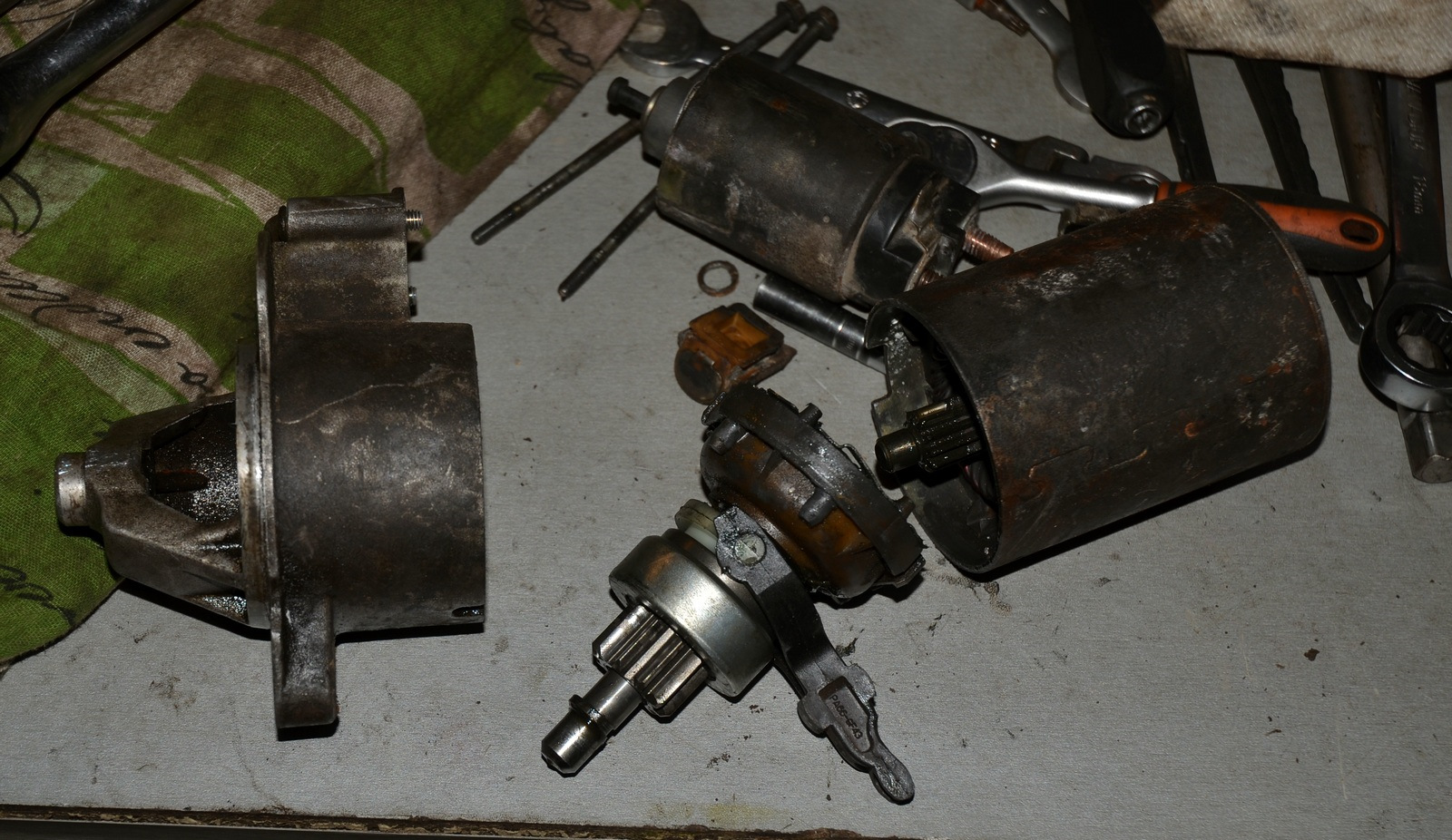 Стартер крутится в холостую 2114. Стартер крутит в холостую ваз 2121. Стартер крутит в холостую. 4 стартер не крутит. Валдай не крутит стартер.