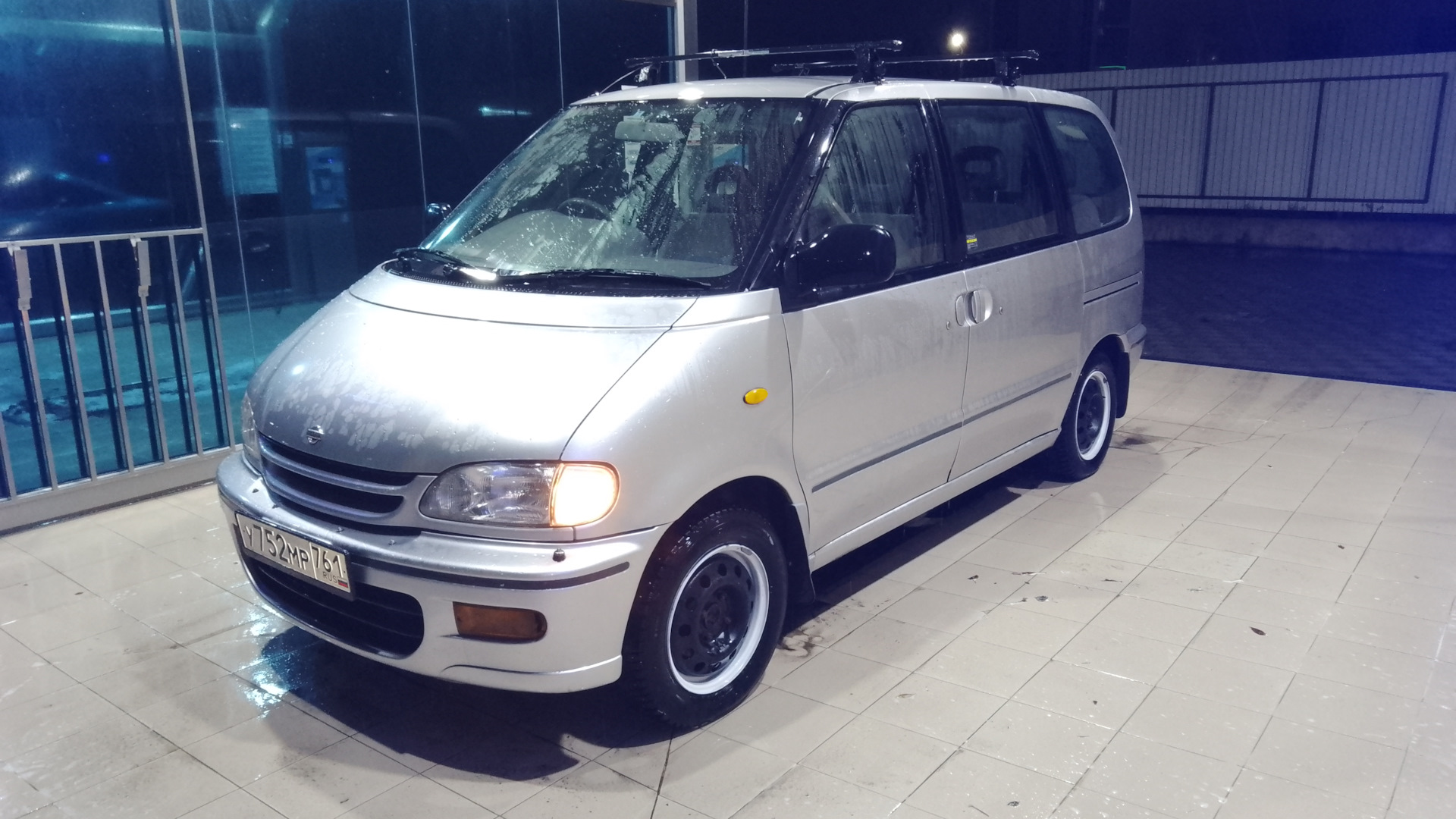 Купить б/у Nissan Serena I (C23) 1.6 MT (97 л.с.) бензин механика в Тобольске: к