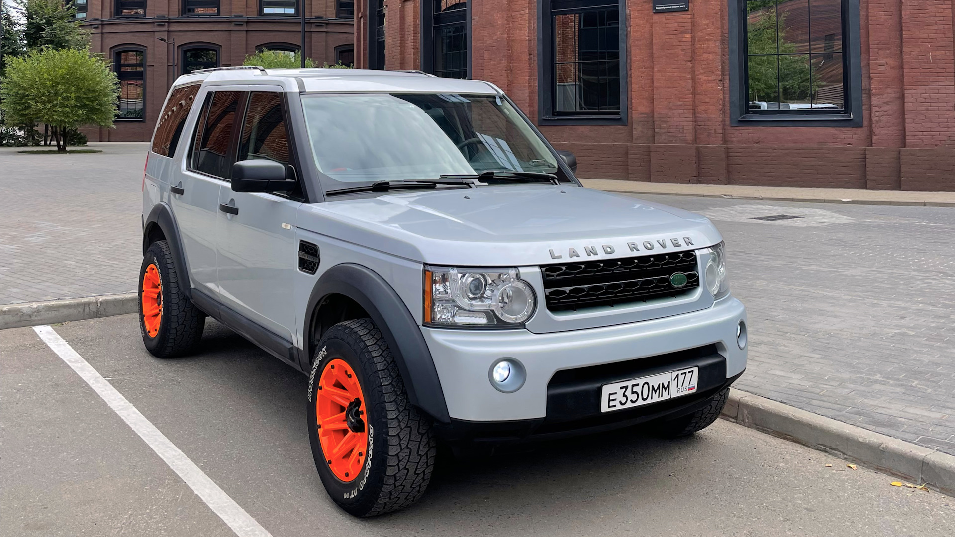 Land Rover Discovery III 2.7 дизельный 2008 | III, но больше чем IV на  DRIVE2