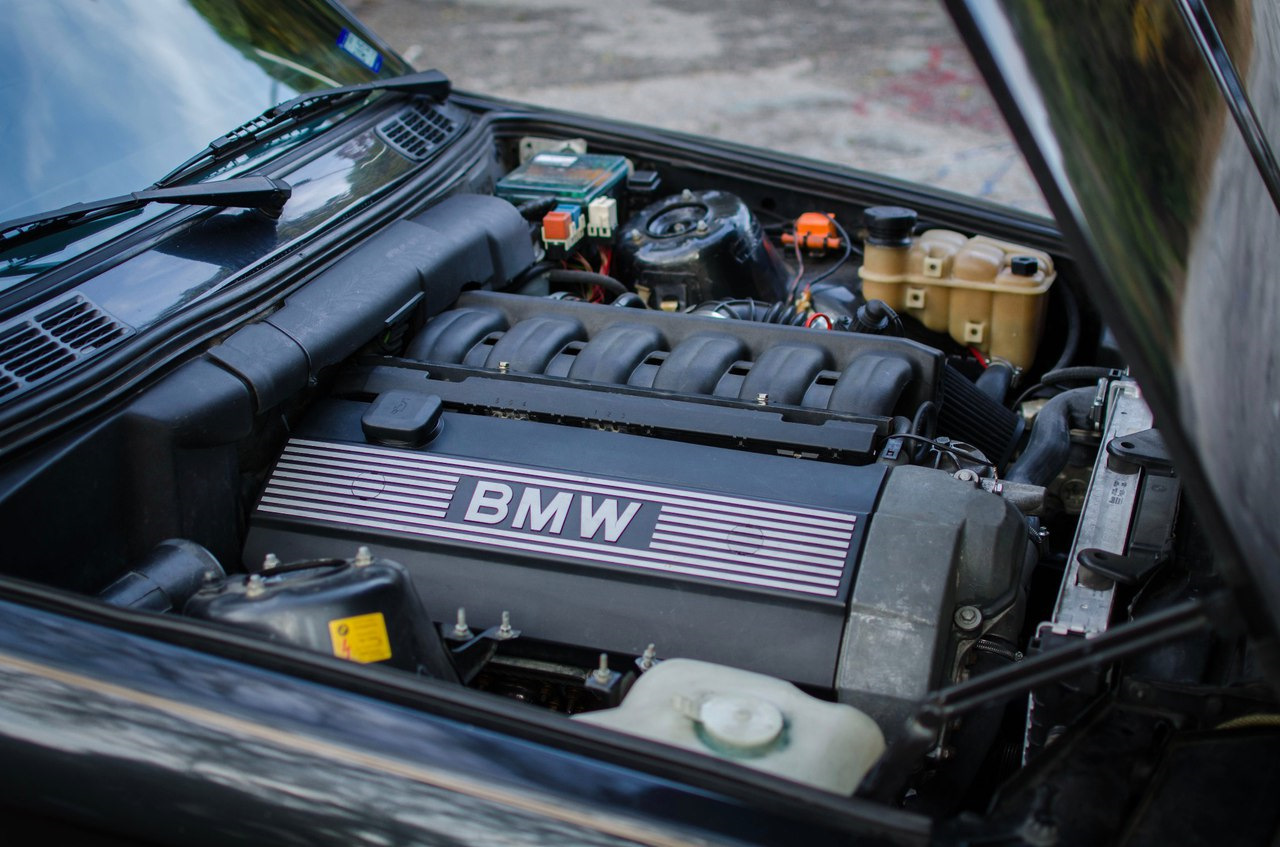 Двигатель б 50. BMW m50b20. BMW e34 m50b25. М50 двигатель БМВ. Мотор BMW m50b25.