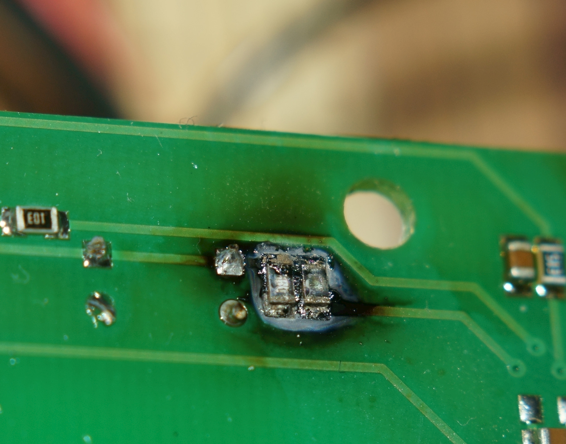 сгорает зарядное устройство. электроника т1050. сгоревшее автомобильное зарядное устройство. предохранитель для зарядного устройства. плата орион pw700.