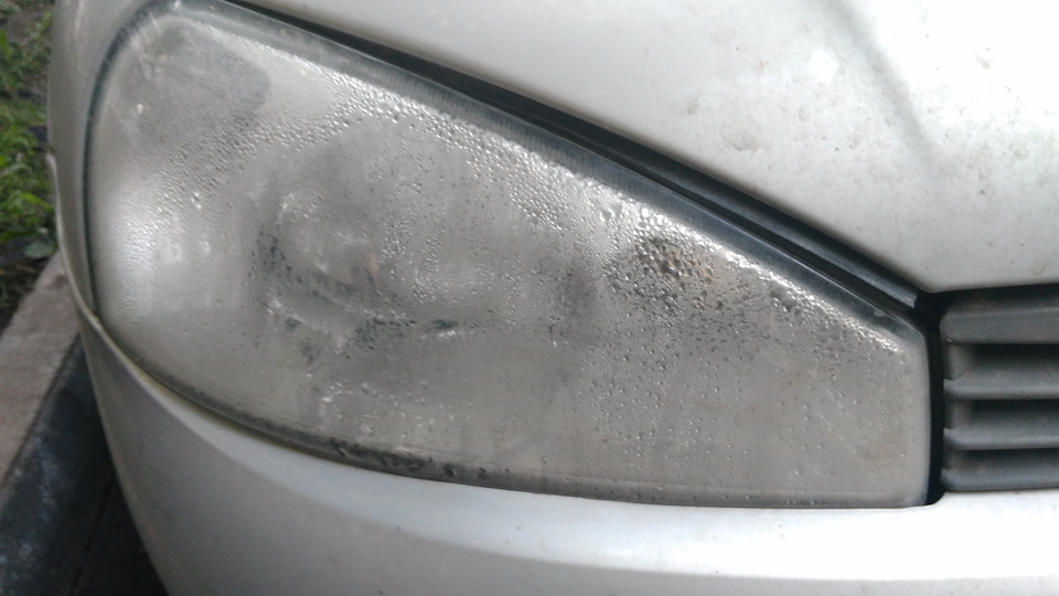 Запотела фара — Lada Калина хэтчбек, 1,6 л, 2008 года | поломка | DRIVE2