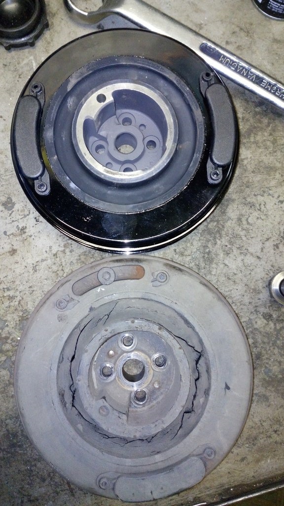 Поменял шкив коленвала, такого ужаса мастер давно не видал ...