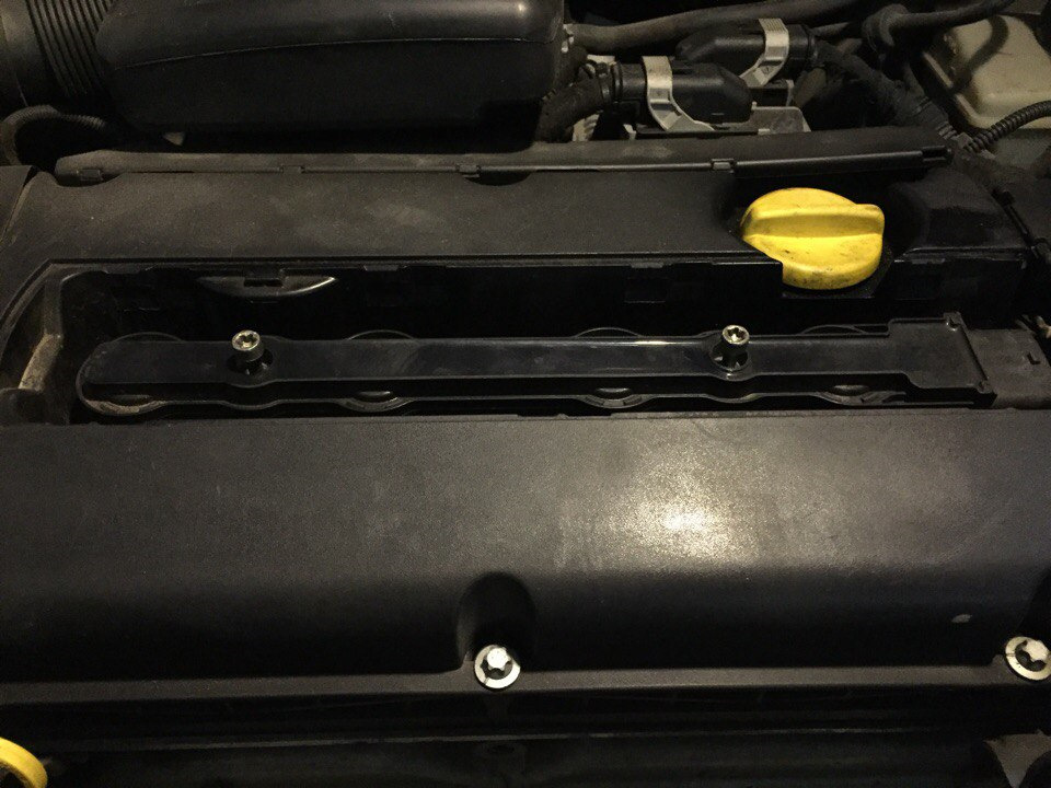 Выкручиваем два болта… — Opel Astra H GTC