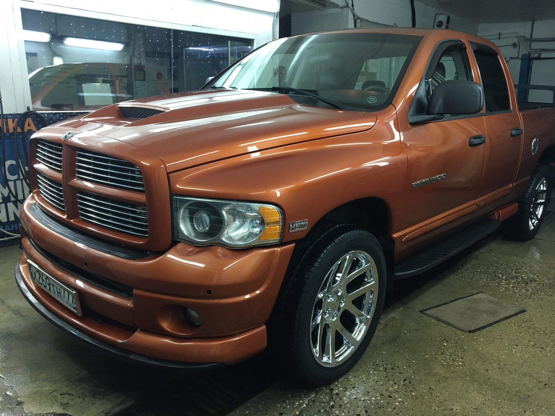 Dodge Ram srt 10 Wheels