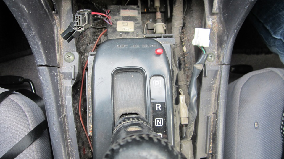 Замена лампочек в консоли, прикуривателе и кондере — DRIVE2