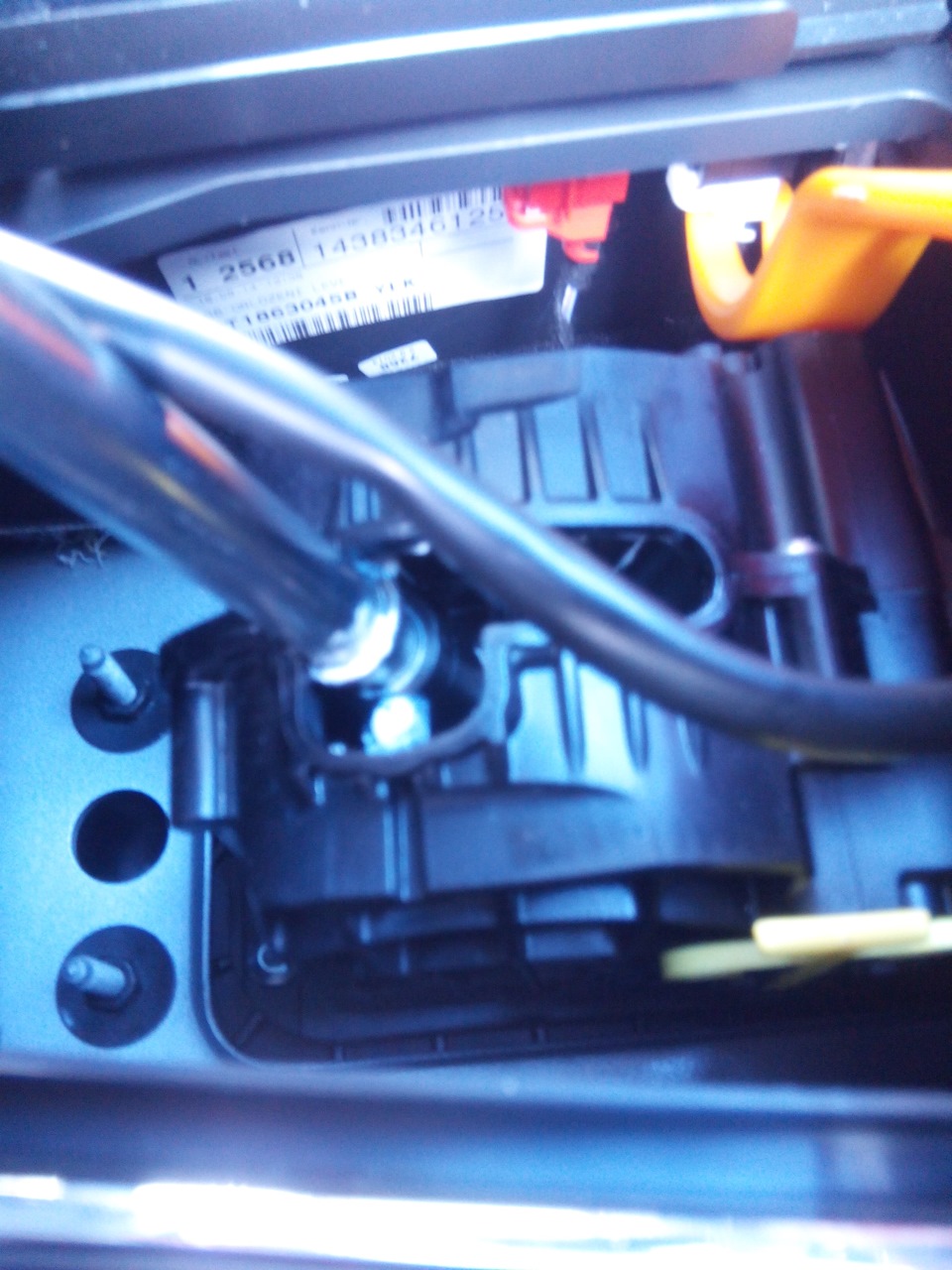 Доустановка делителя разетки прикуривателя — Skoda Superb Mk2, 1,8 л ...