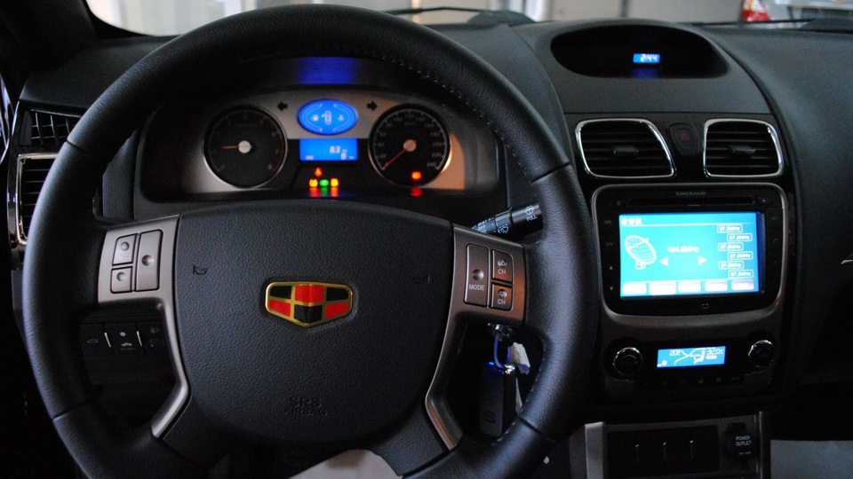 Приборная панель geely emgrand ec7. Geely emgrand es 7 панель управления. Панель geely emgrand ec7. Geely emgrand ec7 салон ночью. Приборная панель emgrand ec7.